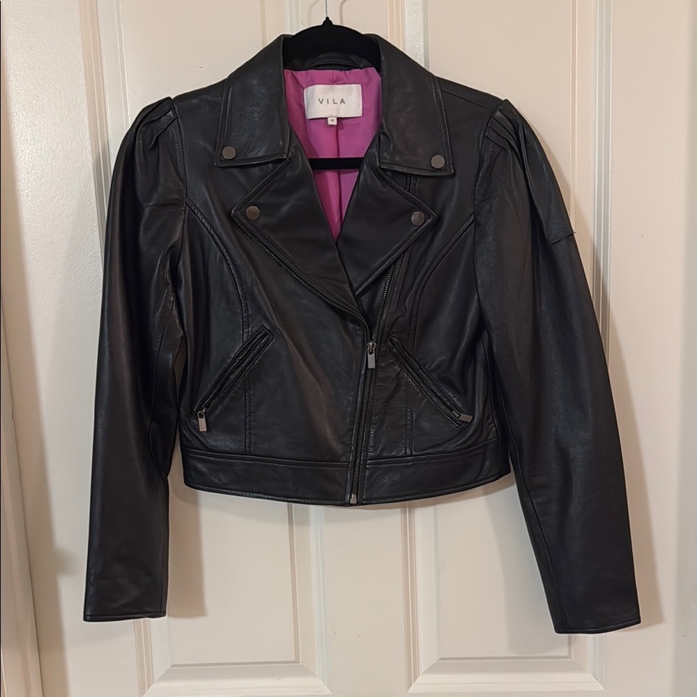 VILA Black Leather Motorcycle Jacket Fitted Design